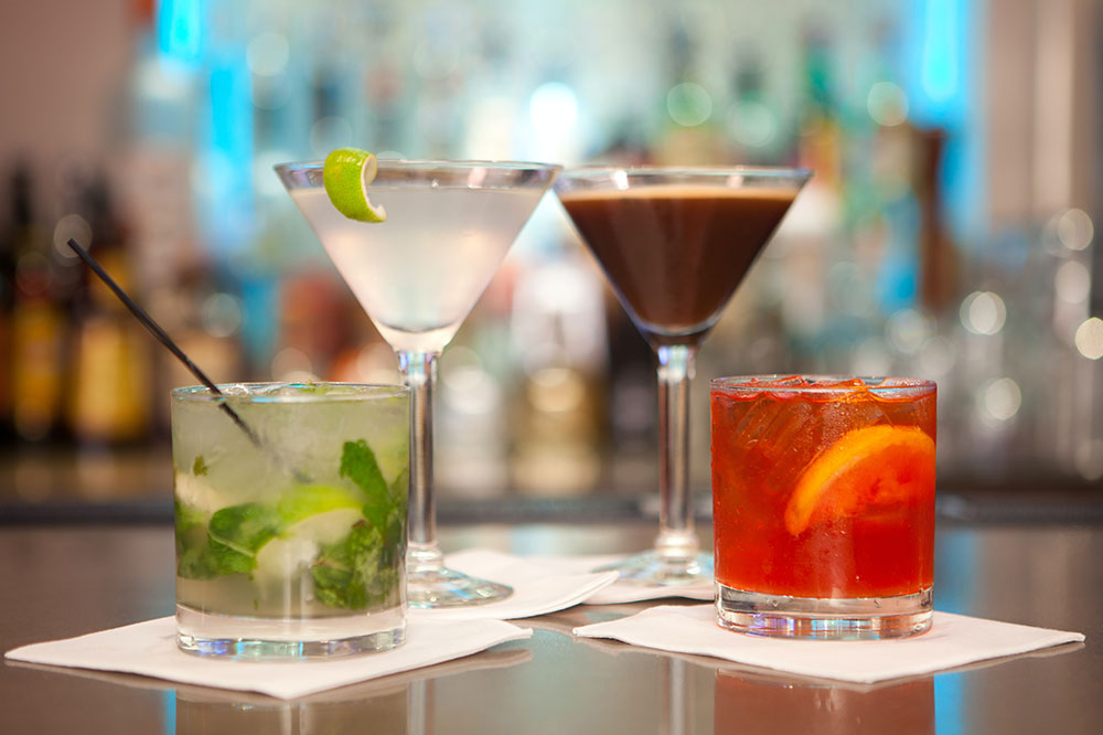 7 Classic Cocktail Recipes for House Parties