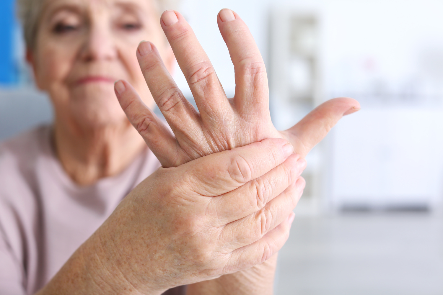 6 Early Signs Of Parkinson’s Disease