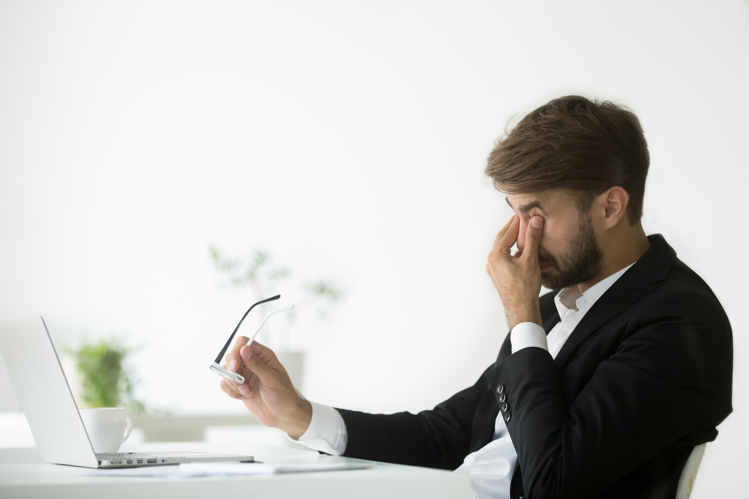 5 Early Warning Signs Of Lung Cancer That Are Often Overlooked & Treatments